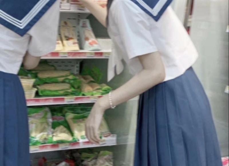 矜持的女生必看 怎么让男生主动找你聊天