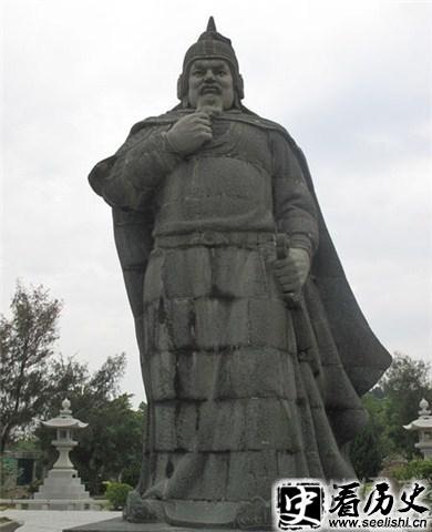 周德兴雕像