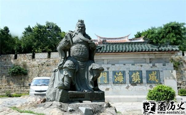 周德兴雕像