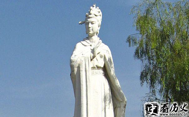 虞姬雕像