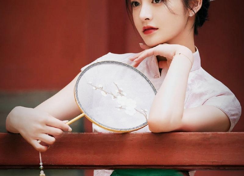 第一次和女友约会，她花光我三万元积蓄，婚后她却帮我赚了一桶金