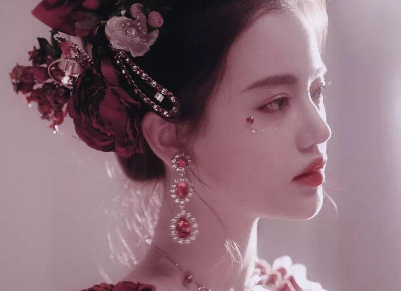 王大陆女友，原来王大陆的正牌女友是离过婚的她