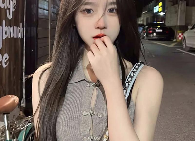 男生抱着你来回蹭有感觉吗