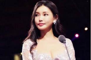 周润发“女儿”27岁童菲近照，漂亮的她有没有美到你！