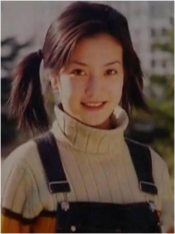 赵薇20年前旧照曝光，男生心中的初恋模样，女孩看了都心动