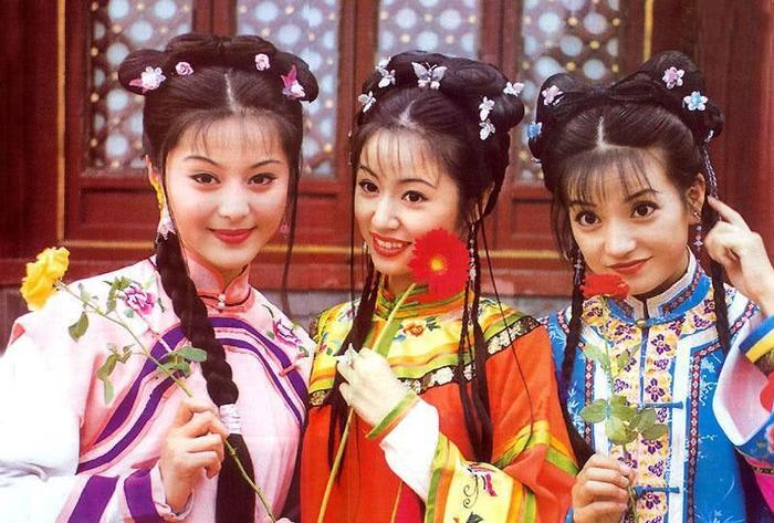 赵薇20年前旧照曝光，男生心中的初恋模样，女孩看了都心动