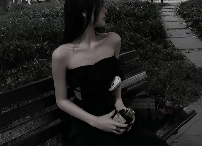 异性约会时，女人主动买单，大多出于这几个意思