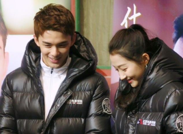 易烊千玺穿中戏校服，吴磊穿北电校服，果然是模特颜值决定一切