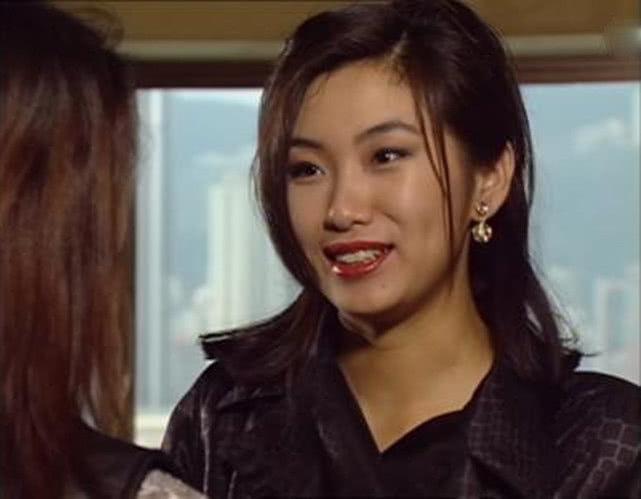 56岁方中信近照，小6岁妻子是香港小姐冠军，结婚11年女儿长这样