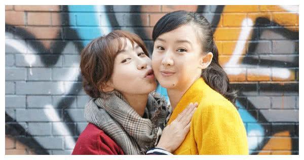 33岁周扬和靳东因戏生情, 48岁买红妹儿子长相帅气很像她