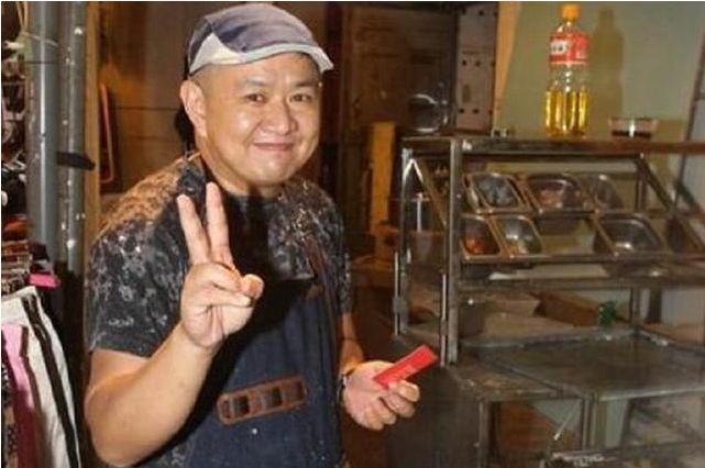 林志颖身家数亿，亲哥却靠摆地摊生活，网友：亲兄弟也不过如此