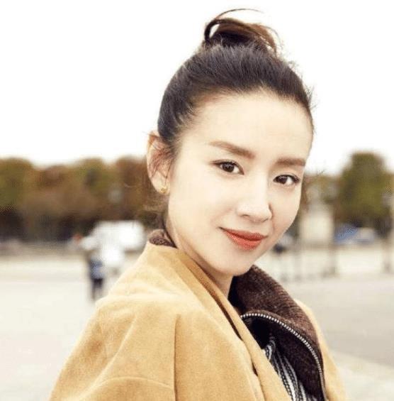 董洁无缘19年央视春晚, 与佟大为搭档演小品要换人?