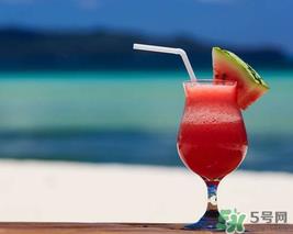 喝西瓜汁会胖吗？西瓜汁的热量是多少？