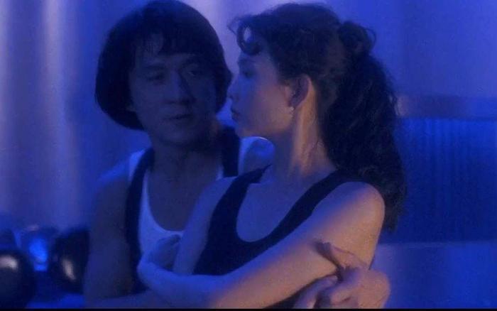 邱淑贞女儿19岁了，长得跟妈妈一模一样，颜值超高各有千秋