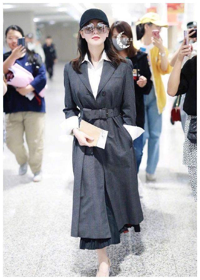 刘诗诗现身上海 状态极好  又美又飒