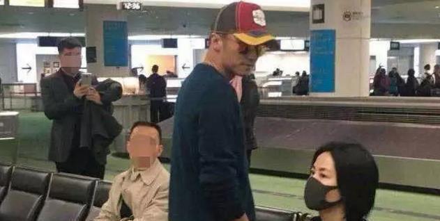 谢霆锋王菲现身厦门，两人低调秀恩爱力破分手传闻