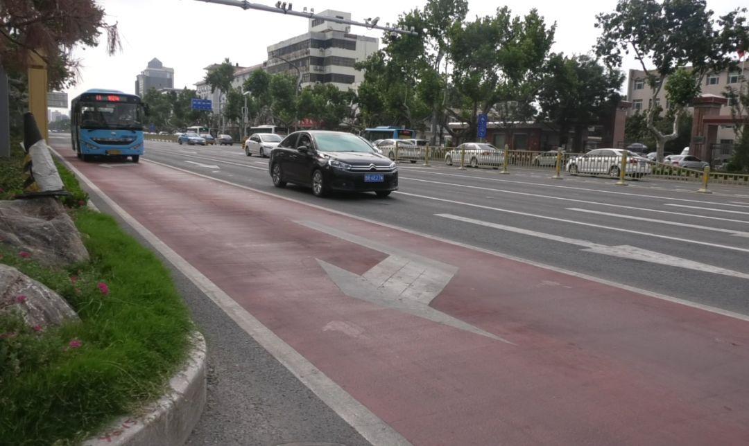 ​不明白公交专用道什么意思？交警带你走中华路……