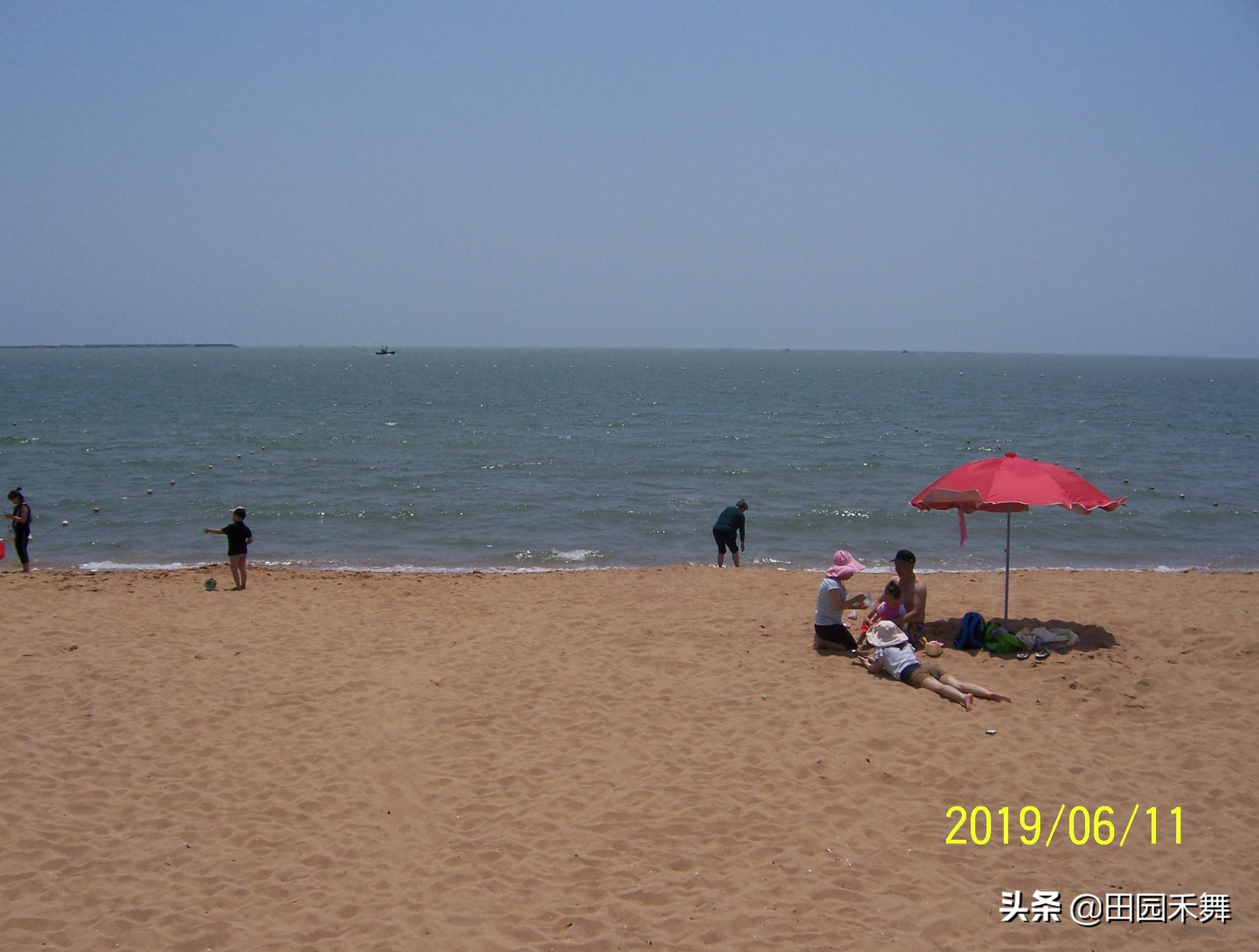 日照岚山多岛海景区的海水浴场，海滨休闲度假的好地方