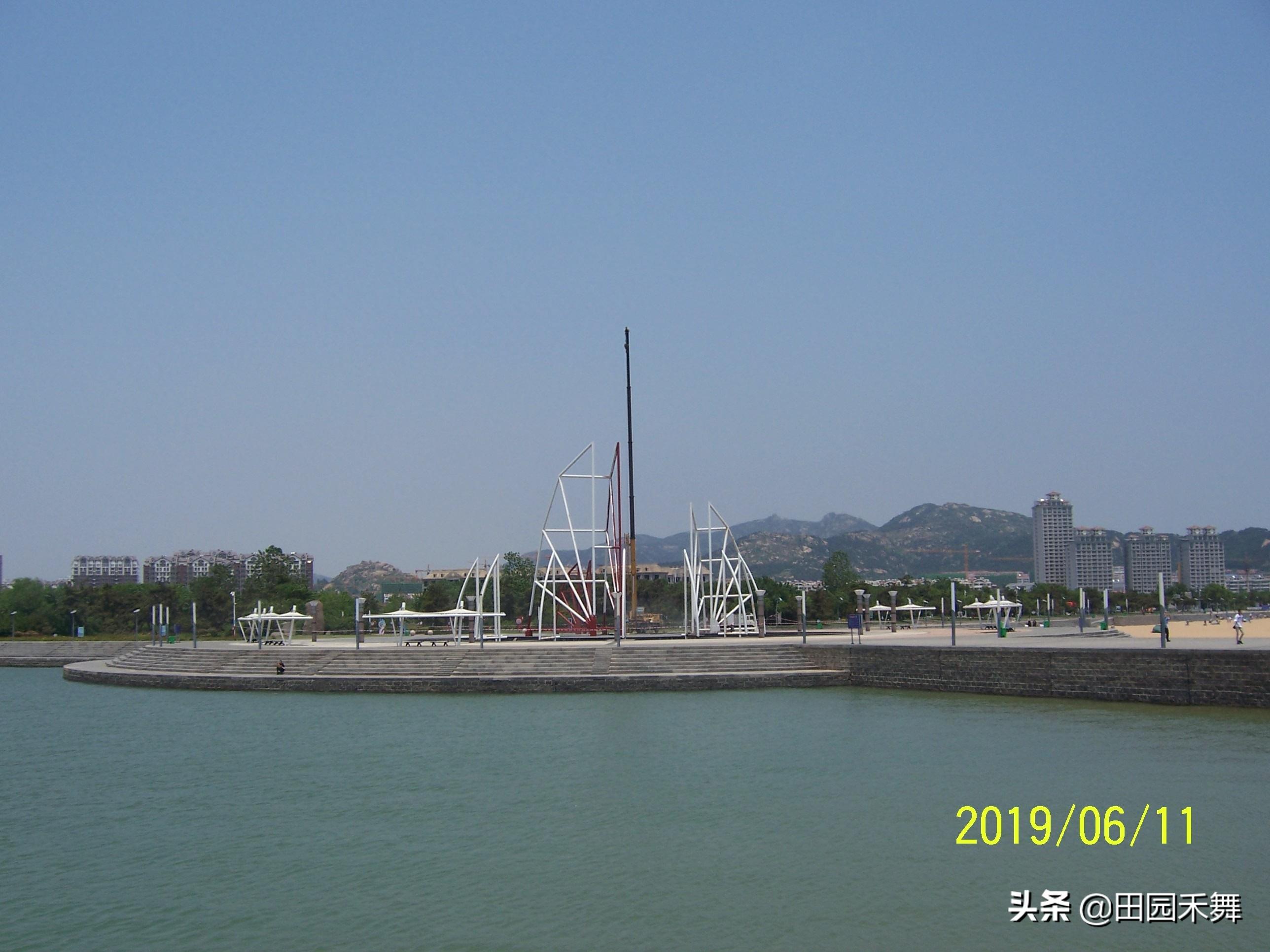 日照岚山多岛海景区的海水浴场，海滨休闲度假的好地方