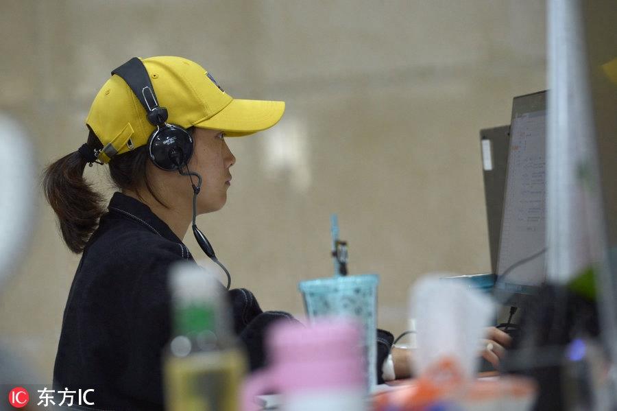 声音鉴黄师审核每天听4000条语音 有时恶心到想吐