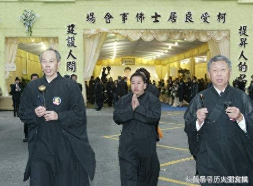 亚洲飞人柯受良葬礼，两岸三地200多位明星送别