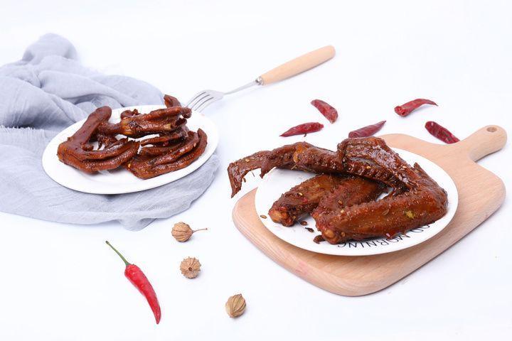 ​卤菜摆摊还是开店好？