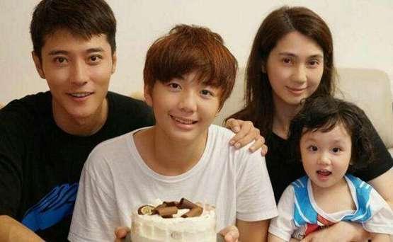 张丹峰经纪人毕滢和老婆洪欣：一个越来越有钱，一个打扮不像明星