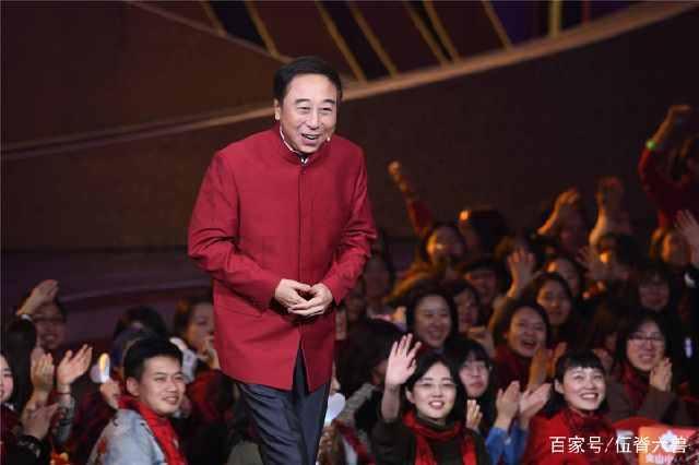 62岁冯巩继无缘春晚后又无缘元宵晚会，观众：我们想死你了！