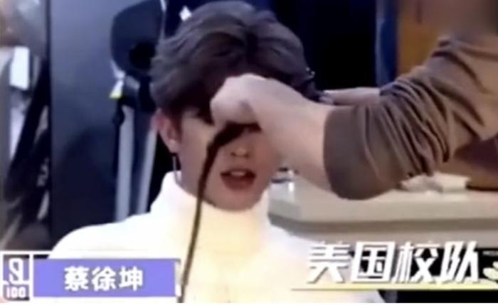 蔡徐坤担任NBA形象大使，酷爱篮球的他，影响着IKUN们的公