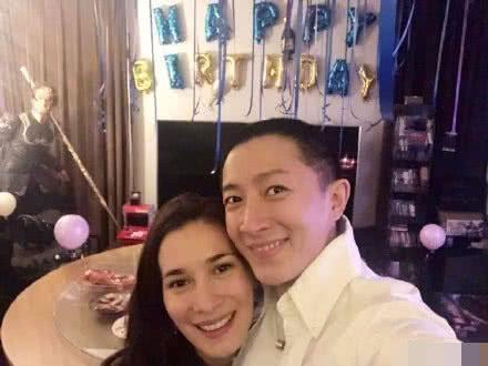 韩庚求婚成功？女友卢靖姗微博晒幸福，一张有钻戒，一张却P掉