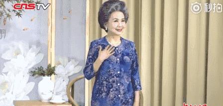 71岁奶奶做起淘宝模特，每天工作12小时拍100多套服装，气质秒杀明星