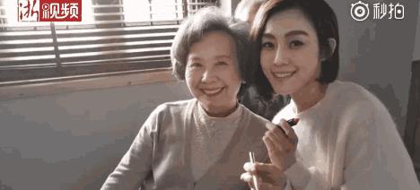 71岁奶奶做起淘宝模特，每天工作12小时拍100多套服装，气质秒杀明星