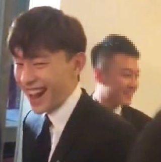 邓伦穿婚纱当伴郎，白敬亭被调侃“白静婷”，TFBOYS硬汉风曝光