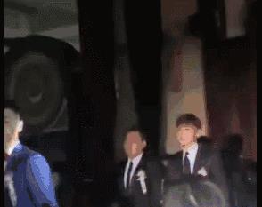 邓伦穿婚纱当伴郎，白敬亭被调侃“白静婷”，TFBOYS硬汉风曝光