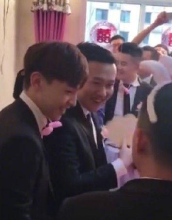 邓伦穿婚纱当伴郎，白敬亭被调侃“白静婷”，TFBOYS硬汉风曝光