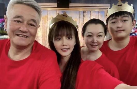 娱乐赵本山有过几段婚姻？（赵本山现在的老婆是谁）  5