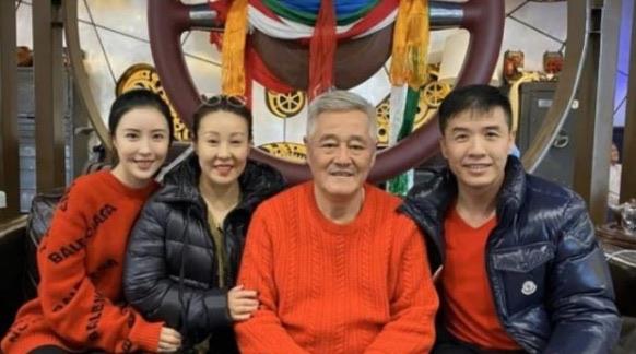 娱乐赵本山有过几段婚姻？（赵本山现在的老婆是谁）  4
