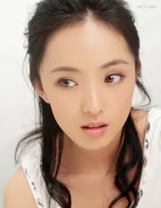 东北美女刘晓洁妩媚迷人高清写真