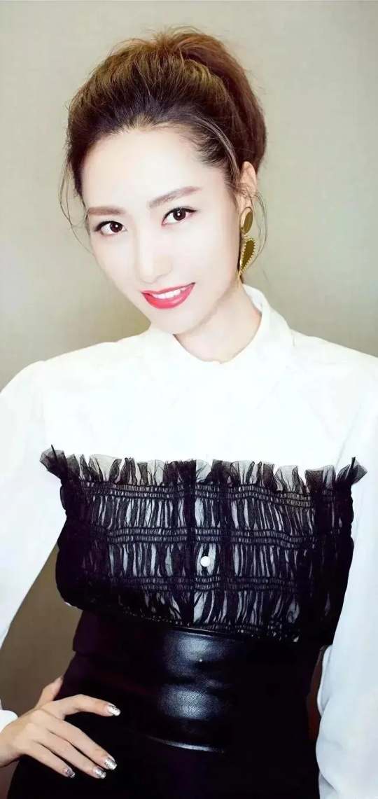 白冰:冰肌玉骨的高清写真