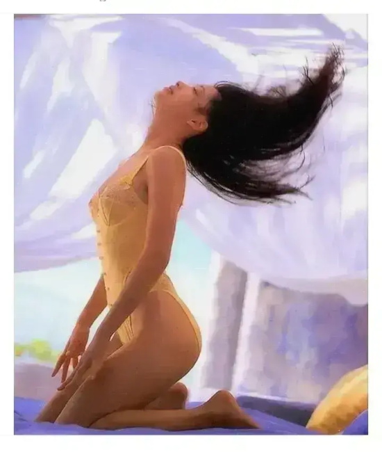 徐若瑄早年清纯写真合集，仿佛明镜一般