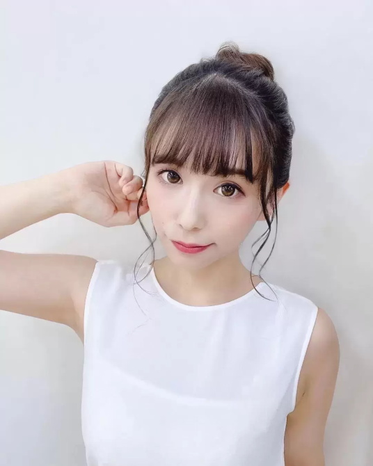 —笹仓杏，出道6年的Gcup女神 - 