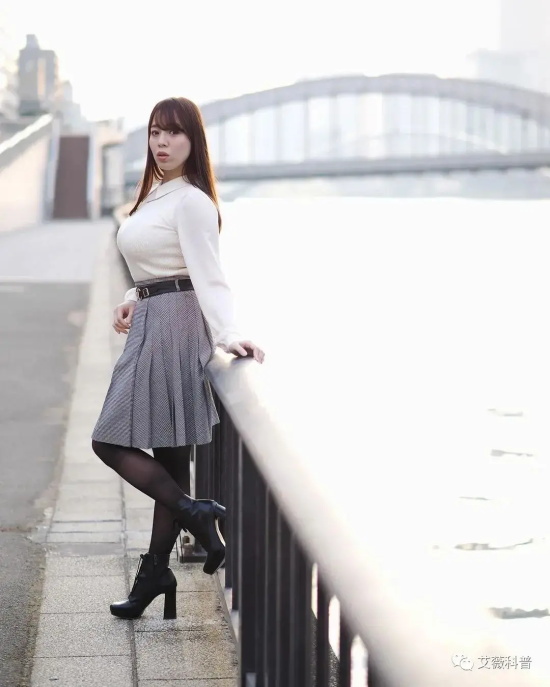 J罩杯女神三島奈津子美图分享，身形霸气侧漏！