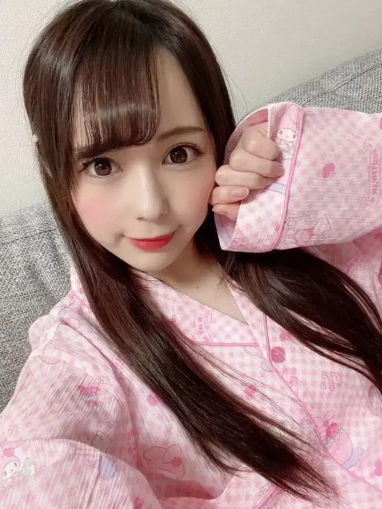 佳苗瑠华-出道巅峰的萝莉少女，却因玩重口味最终引退 - 