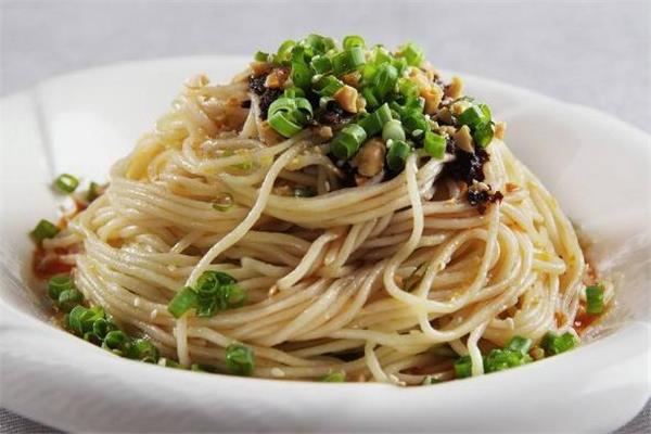 产妇可以吃凉面吗 坐月子吃凉面有什么影响 产妇可以吃凉面吗 坐月子吃凉面有什么影响