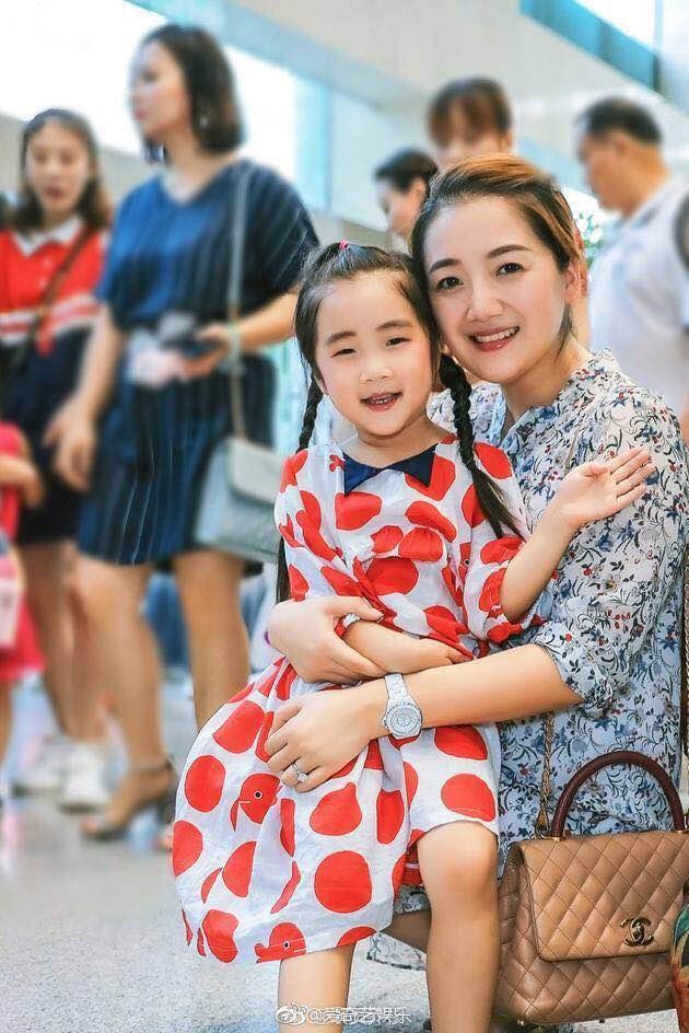 乔杉老婆曝光二胎喜讯:真是幸福的一家人