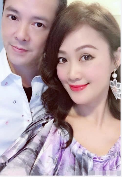 长得漂亮，曾被TVB力捧，为大6岁老公高龄产子，49岁活成少女样