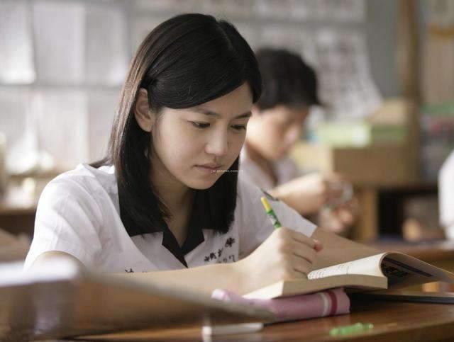 15个校服女神排行榜，陈妍希第六，刘亦菲第四，第一是她？