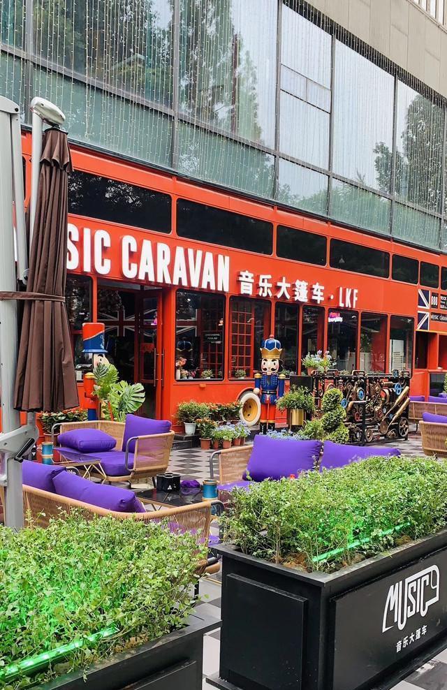 808音乐大篷车酒吧成都九眼桥酒吧文化代表