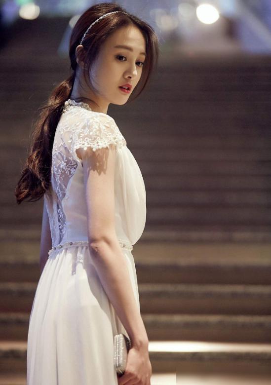 郑爽当众脱裙子,露出来的“安全裤”让嘉宾耳朵都红了