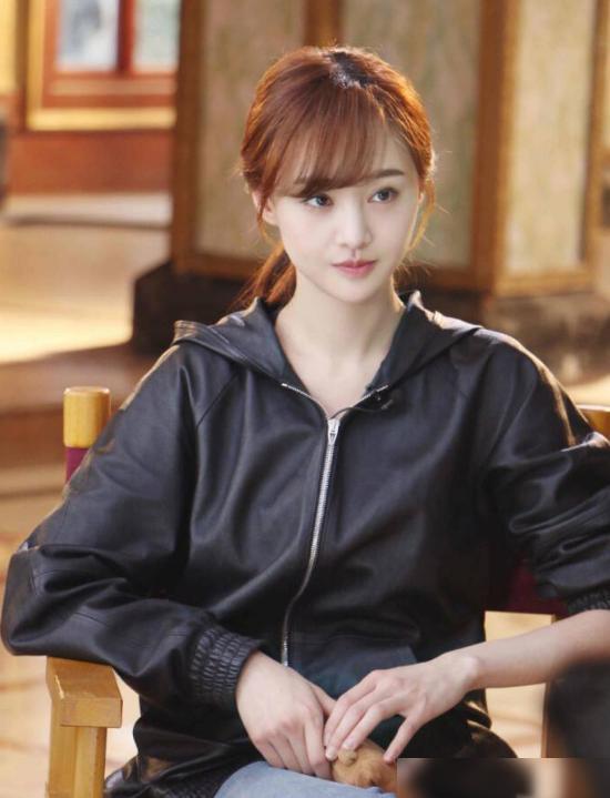 郑爽当众脱裙子,露出来的“安全裤”让嘉宾耳朵都红了